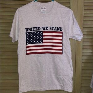 Small adult T-shirt American Flag